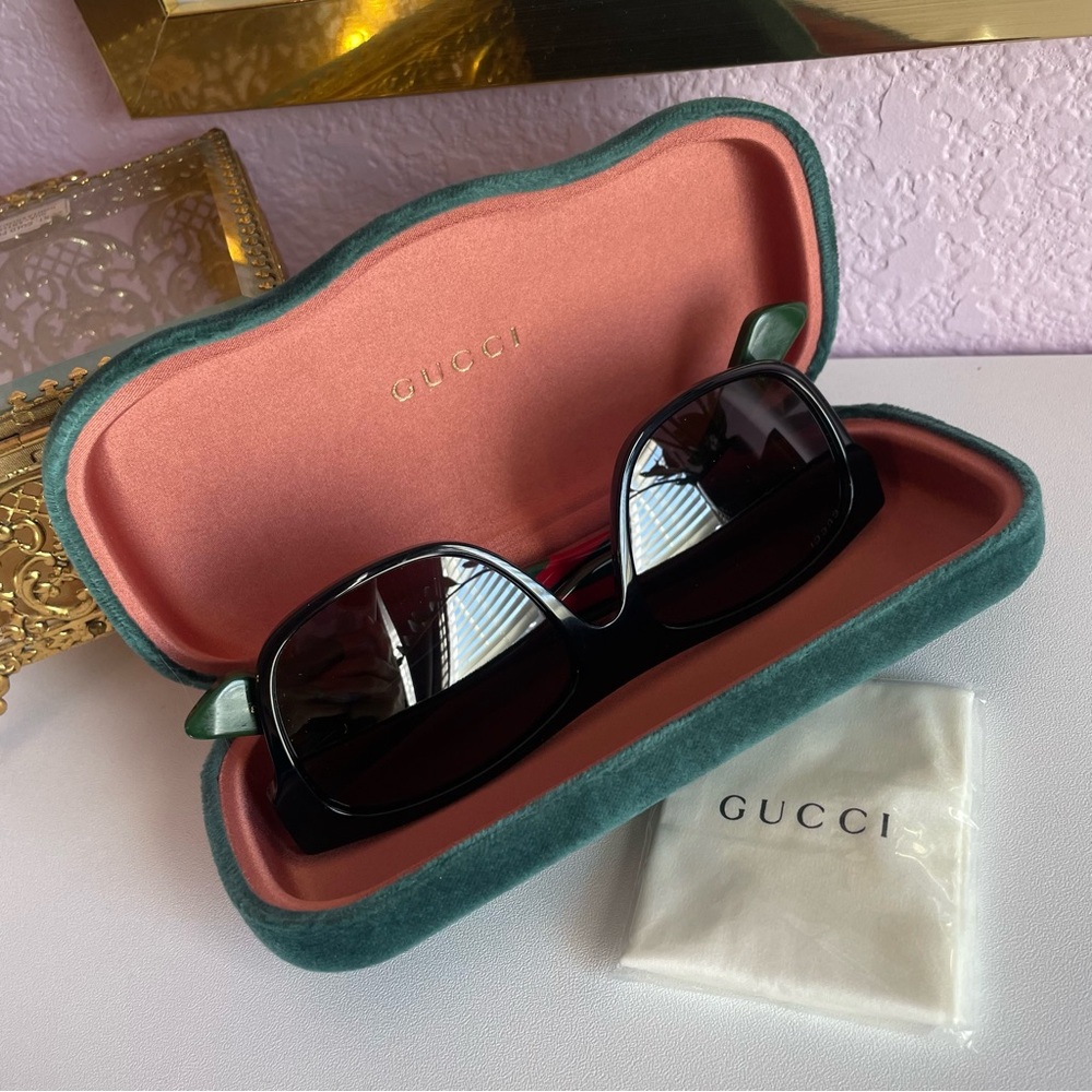 GUCCI GG0341S Sunglasses – Black with Green and Red Side | Immaculate Condition